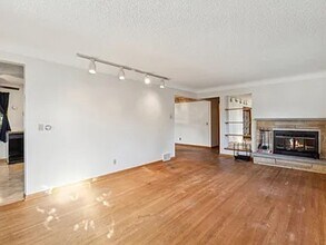 3542 County Rd 101 in Wayzata, MN - Building Photo - Building Photo