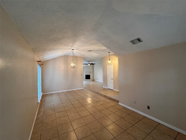 2827 Parkwood Manor Dr