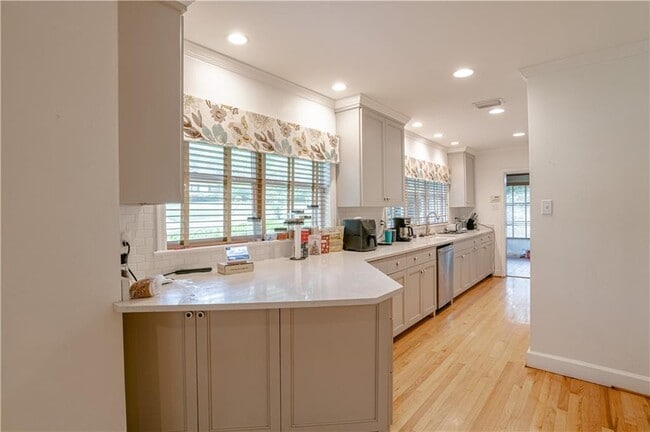 324 Dalewood Dr in Mobile, AL - Building Photo - Building Photo