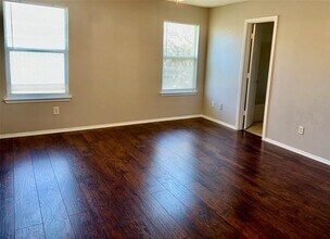 805 Gillon Dr in Arlington, TX - Building Photo - Building Photo
