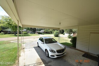 501 Macarthur Ave in Greenwood, MS - Building Photo - Building Photo