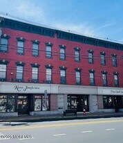 8 E Front St in Red Bank, NJ - Building Photo
