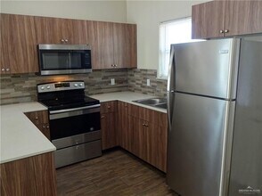 3905 Hawthorne Ave-Unit -#2 in Edinburg, TX - Building Photo - Building Photo