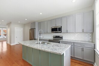 2215 E Biddle St in Baltimore, MD - Building Photo - Building Photo