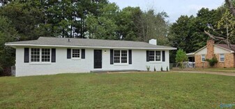 2814 Claiborne Rd NW in Huntsville, AL - Building Photo