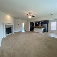 527 Golden Bell Dr in Glenn Heights, TX - Building Photo - Building Photo