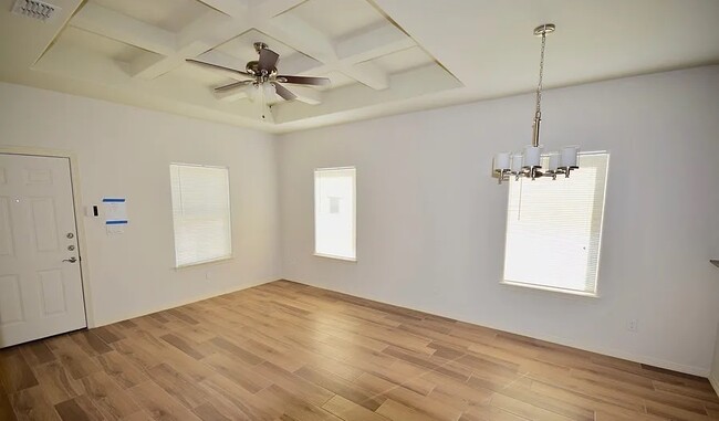 3704 Hawthorne Ave, Unit 3 in Edinburg, TX - Foto de edificio - Building Photo