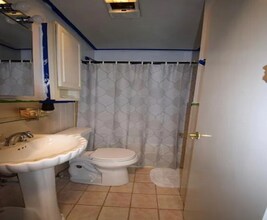 6921 Taylor Rd in Cincinnati, OH - Foto de edificio - Building Photo