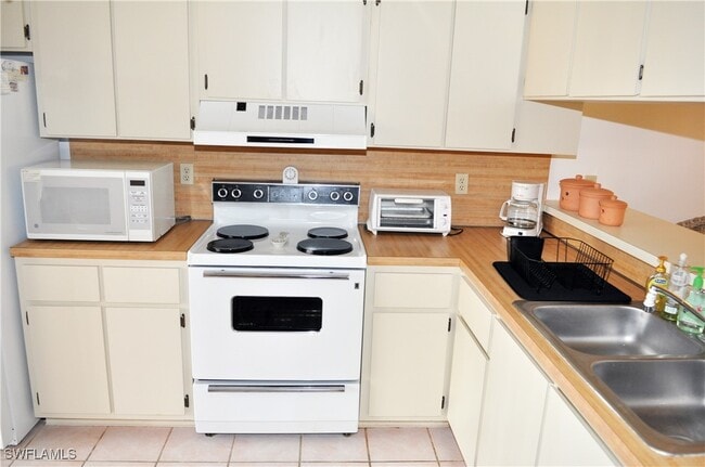 property at 4110 Looking Glass Ln