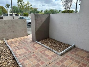 10114 NW 41st St in Doral, FL - Building Photo - Building Photo