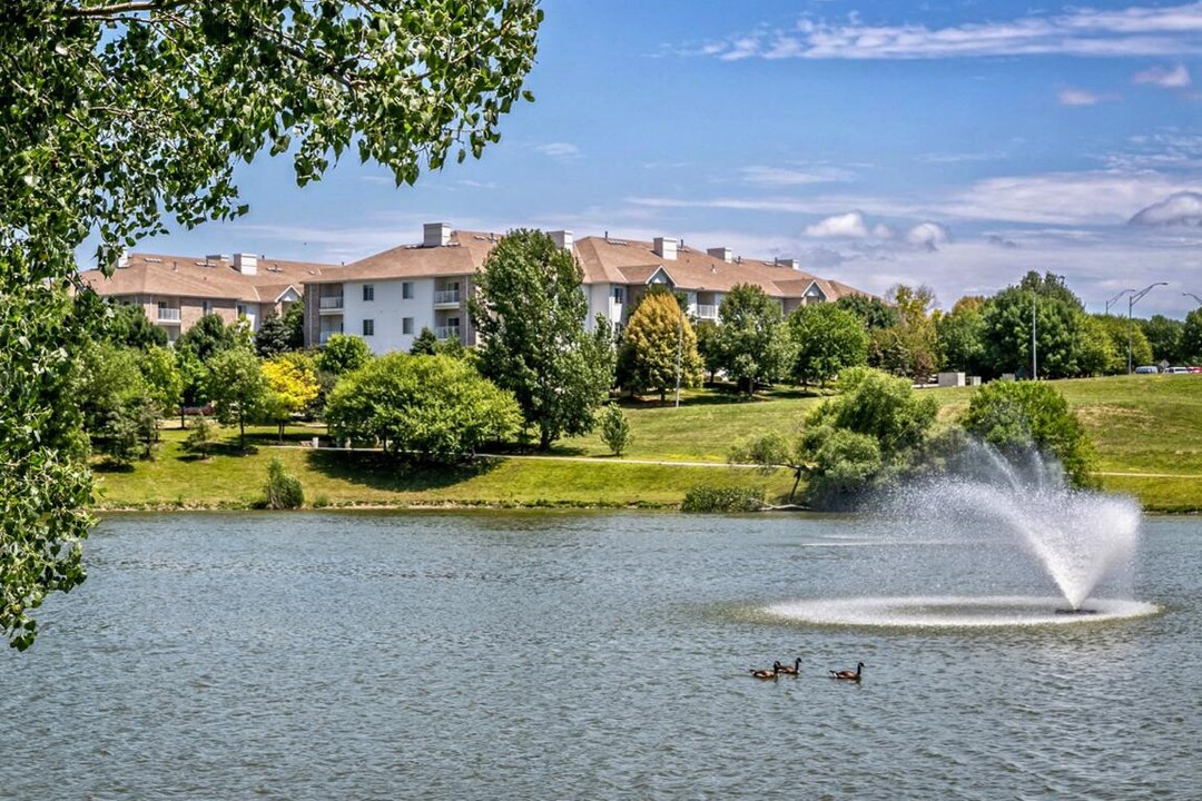 Lakeside Hills in Omaha, NE - Building Photo