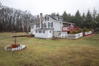 63 Walker Valley Rd in Pine Bush, NY - Building Photo - Building Photo