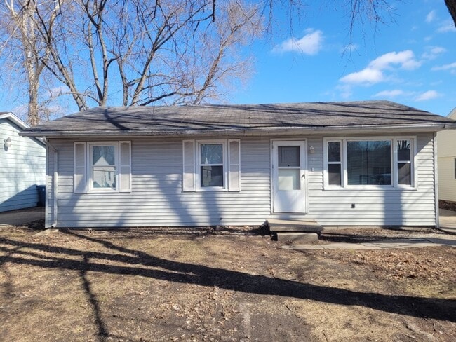 property at 1832 Stonehenge Rd