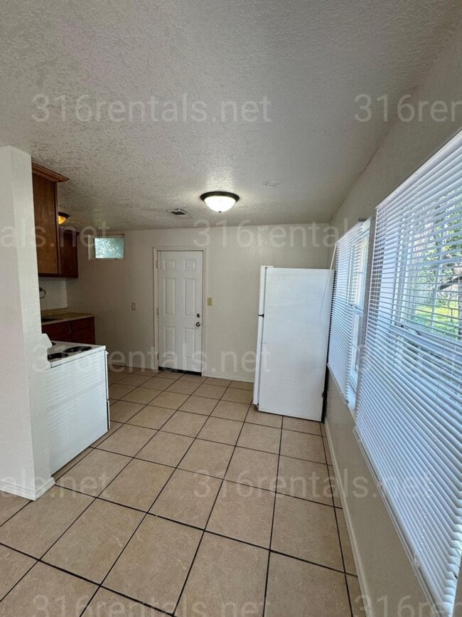 1516 N Waco Ave in Wichita, KS - Building Photo - Building Photo