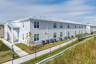 Valor Preserve at Lake Seminole in Seminole, FL - Building Photo - Building Photo