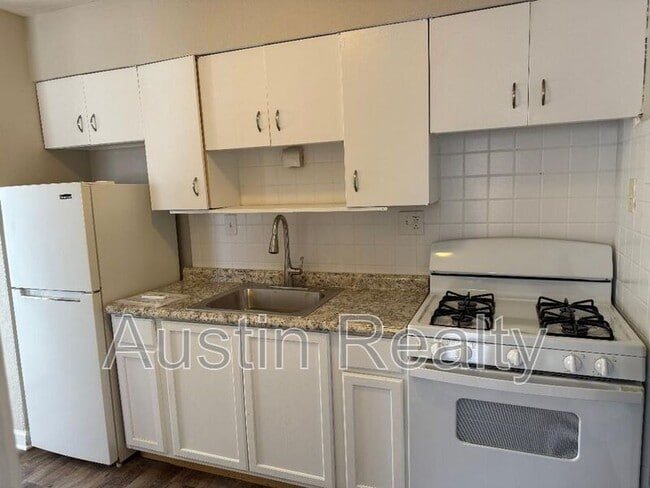 property at 8025 Gravois Rd