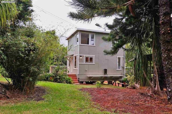 1990 Olinda Rd in Makawao, HI - Building Photo - Building Photo