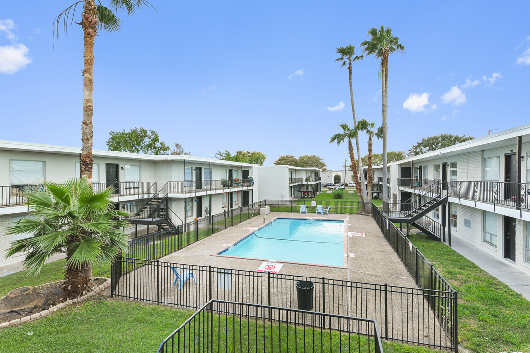 Condesa Apartment Homes in Corpus Christi, TX - Building Photo