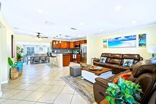 3270 Grove Rd in Palm Beach Gardens, FL - Building Photo