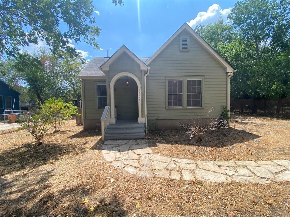 1601 Redd St in Austin, TX - Building Photo