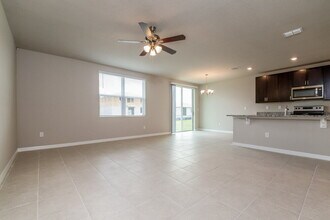 232 Lovely Ct in Plant City, FL - Building Photo - Building Photo