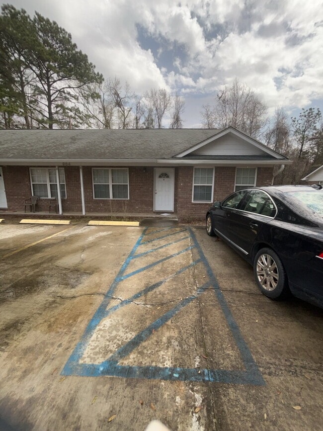 property at 984 Live Oak Dr