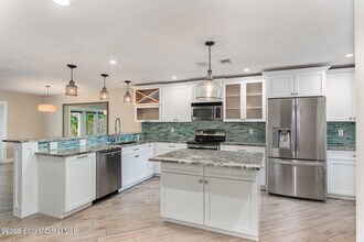 100 Anchor Dr in Satellite Beach, FL - Building Photo - Building Photo