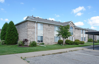 Looking Glass Meadows in DeWitt, MI - Building Photo - Building Photo