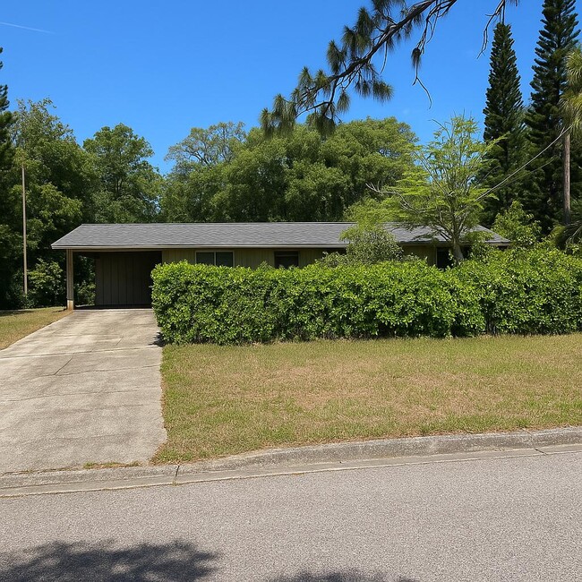 550 Forest Lake Dr in Altamonte Springs, FL - Building Photo - Building Photo