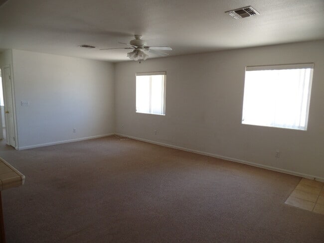 6187 Chia Ave in Twentynine Palms, CA - Building Photo - Building Photo