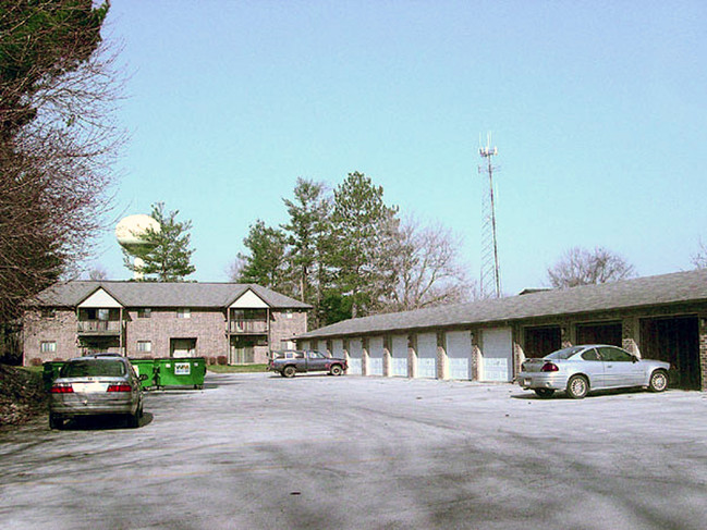 604 N Main St in Oconto Falls, WI - Building Photo - Building Photo