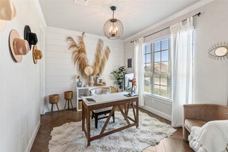 5834 Casstello Dr in Round Rock, TX - Foto de edificio - Building Photo