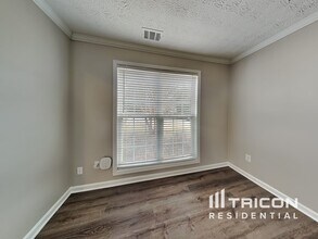 513 Alcovy Park Dr in Lawrenceville, GA - Foto de edificio - Building Photo