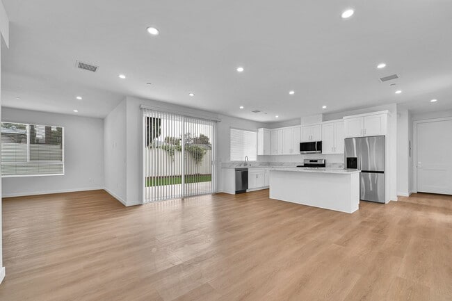 8726 Silver Way