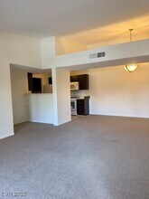 7885 W Flamingo Rd in Las Vegas, NV - Foto de edificio - Building Photo