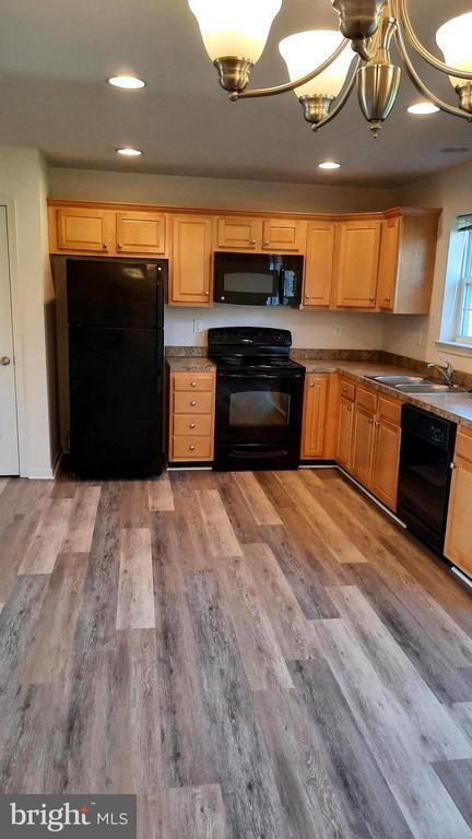 2439 Newtown Dr in Harrisburg, PA - Building Photo - Building Photo