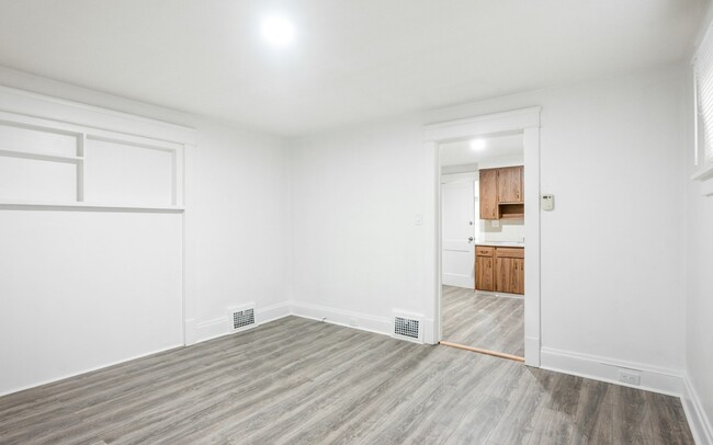 property at 16003 Grovewood Ave
