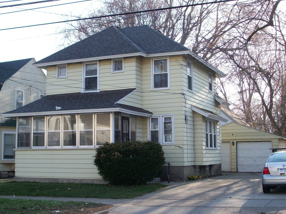 34 Diamond Ave NE in Grand Rapids, MI - Building Photo