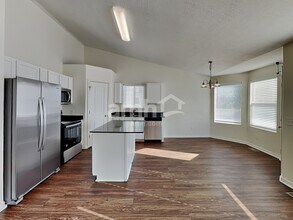 7051 W Saw Timber Way in West Jordan, UT - Building Photo - Building Photo