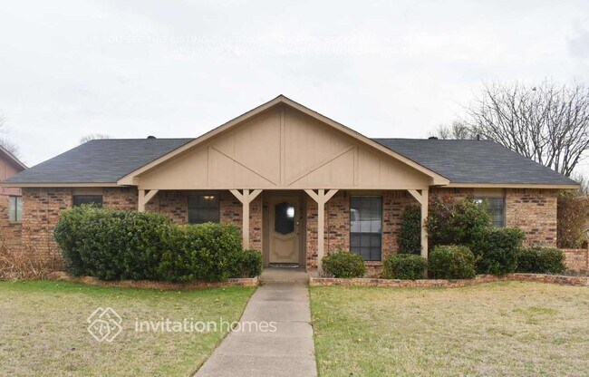 property at 828 Wood Glen