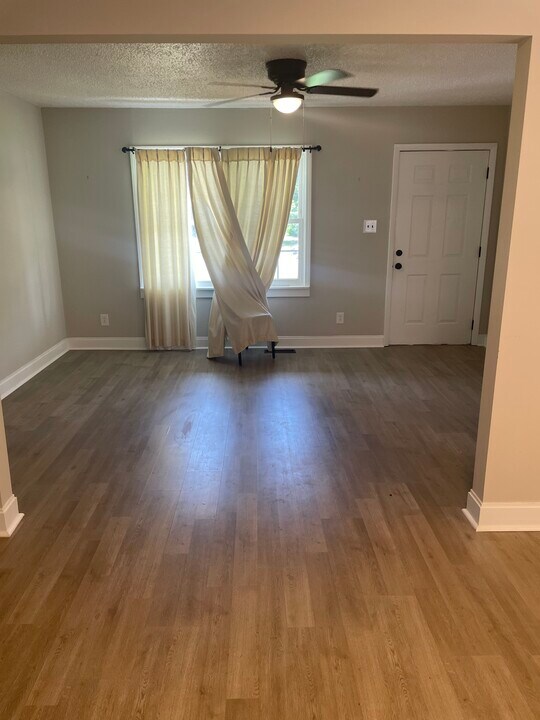 492 Hillcrest Ave in Winterville, NC - Building Photo