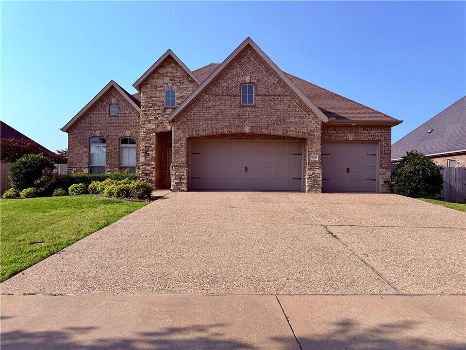 1503 SW Rosedale Ave in Bentonville, AR - Building Photo