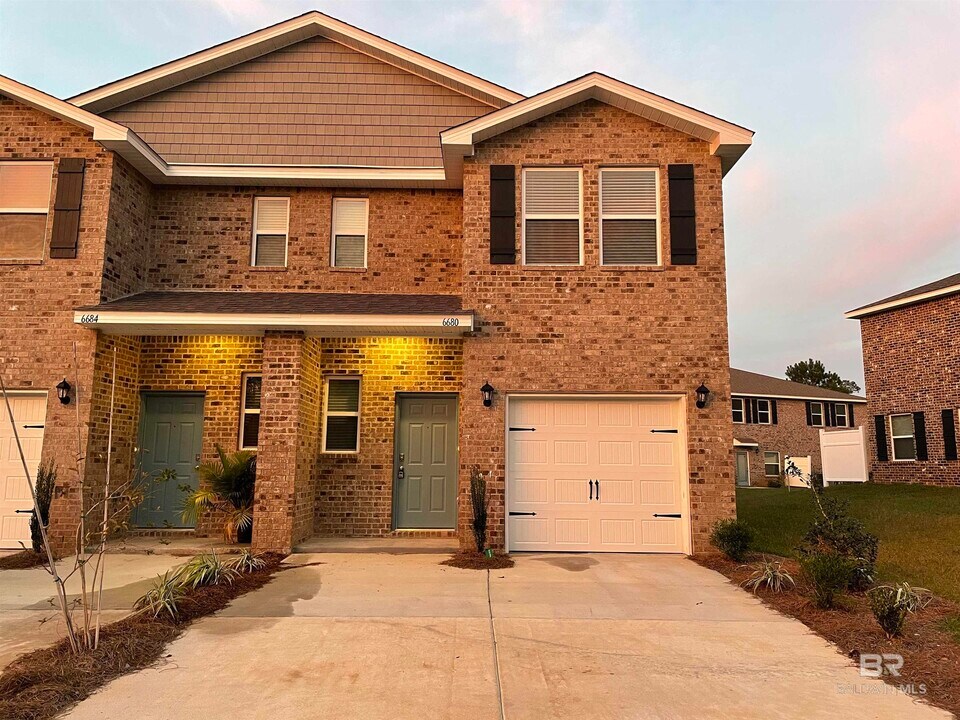 6680 Spaniel Dr in Spanish Fort, AL - Building Photo