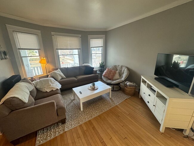 property at 3101 N Bartlett Ave