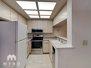 2511 Fulton Square Ln in Sacramento, CA - Building Photo - Building Photo