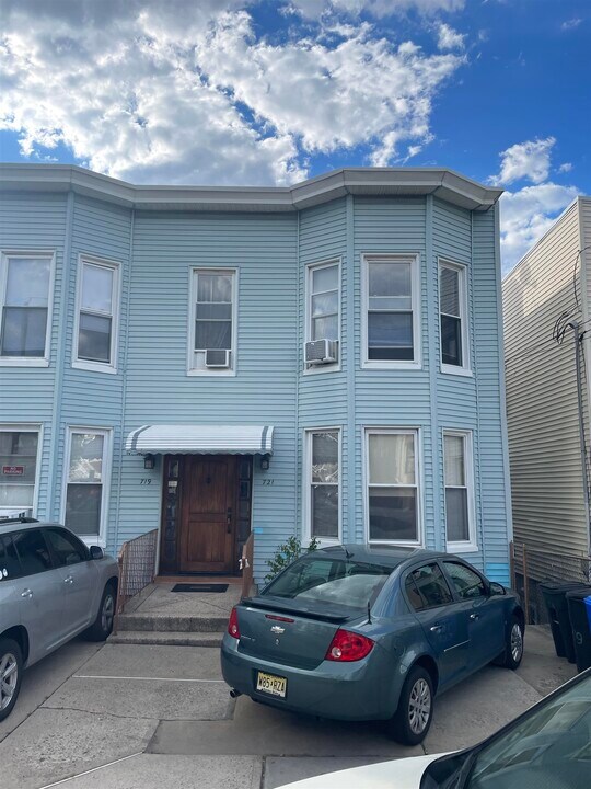 719 Columbia Ave in North Bergen, NJ - Building Photo