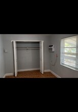 217 SW 4th Ave in Hallandale Beach, FL - Foto de edificio - Building Photo