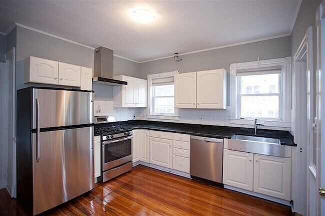 41 Belknap St, Unit 2