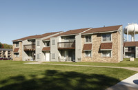 Stratford Square Apartments in Davison, MI - Building Photo - Building Photo