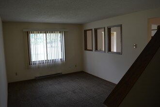 201 Minnesota Ave, Unit 10 in Stevens Point, WI - Building Photo - Building Photo